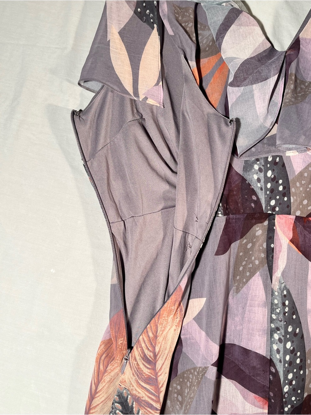 City Chic Flowy Lavender and Coral Leaf-Print Midi Dress -Size 16 - Picture 8 of 8